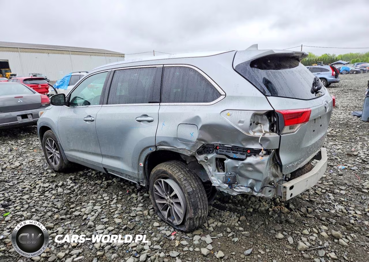 2019 Toyota Highlander Xle VIN:5TDJZRFH9KS622351 - 2