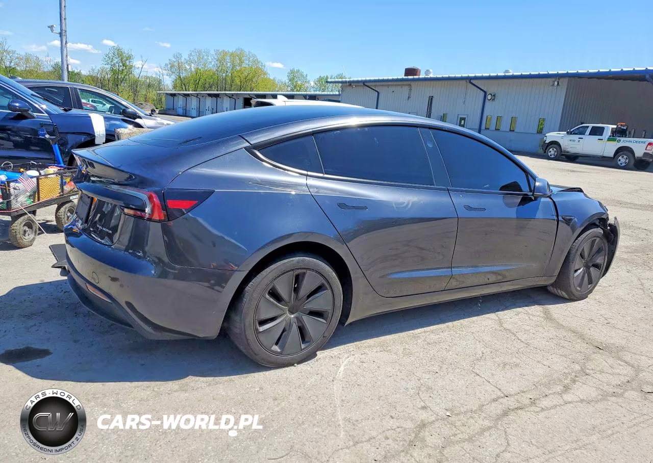 2025 Tesla Model 3 VIN:5YJ3E1EB6SF918659 - 3