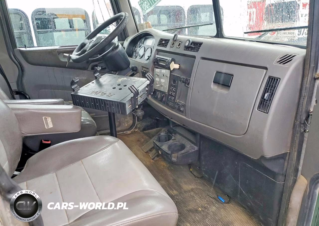 2014 Peterbilt 348 Box Truck VIN:2NP3LJ9X0EM227587 - 5