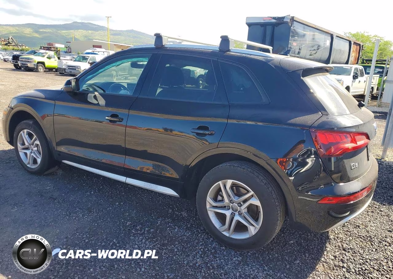 2018 Audi Q5 Premium VIN:WA1ANAFY7J2132214 - 2