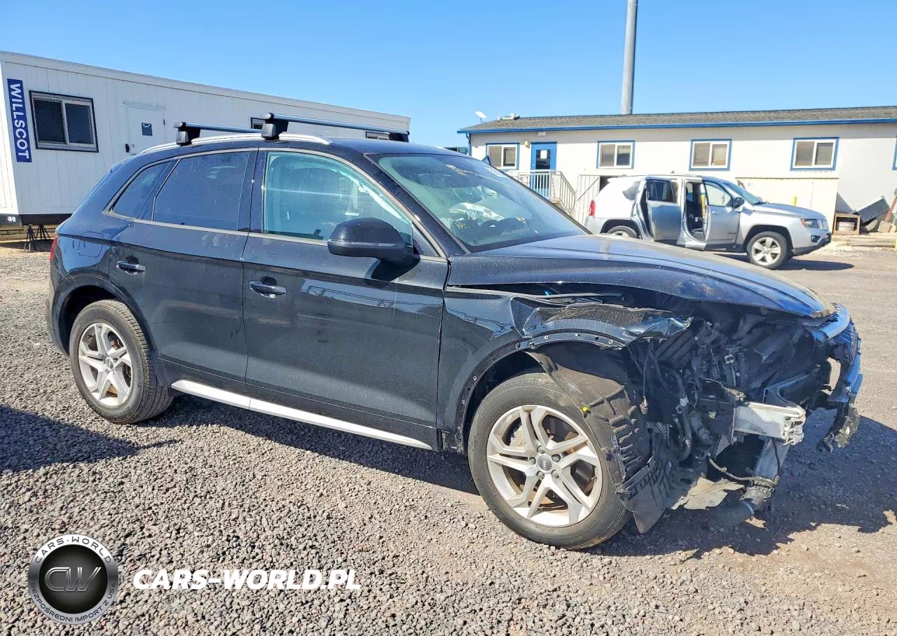 2018 Audi Q5 Premium VIN:WA1ANAFY7J2132214 - 4