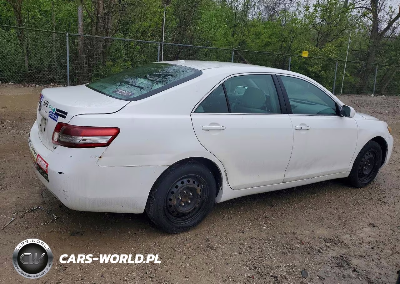 2010 Toyota Camry Le VIN:4T1BF3EKXAU551917 - 3