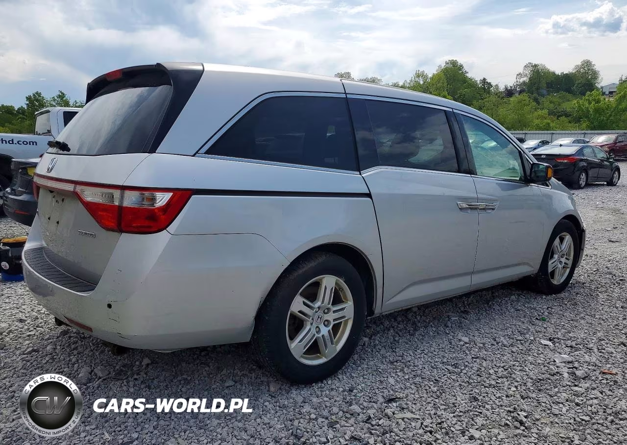 2011 Honda Oddyssey VIN:5FNRL5H97BB006221 - 3