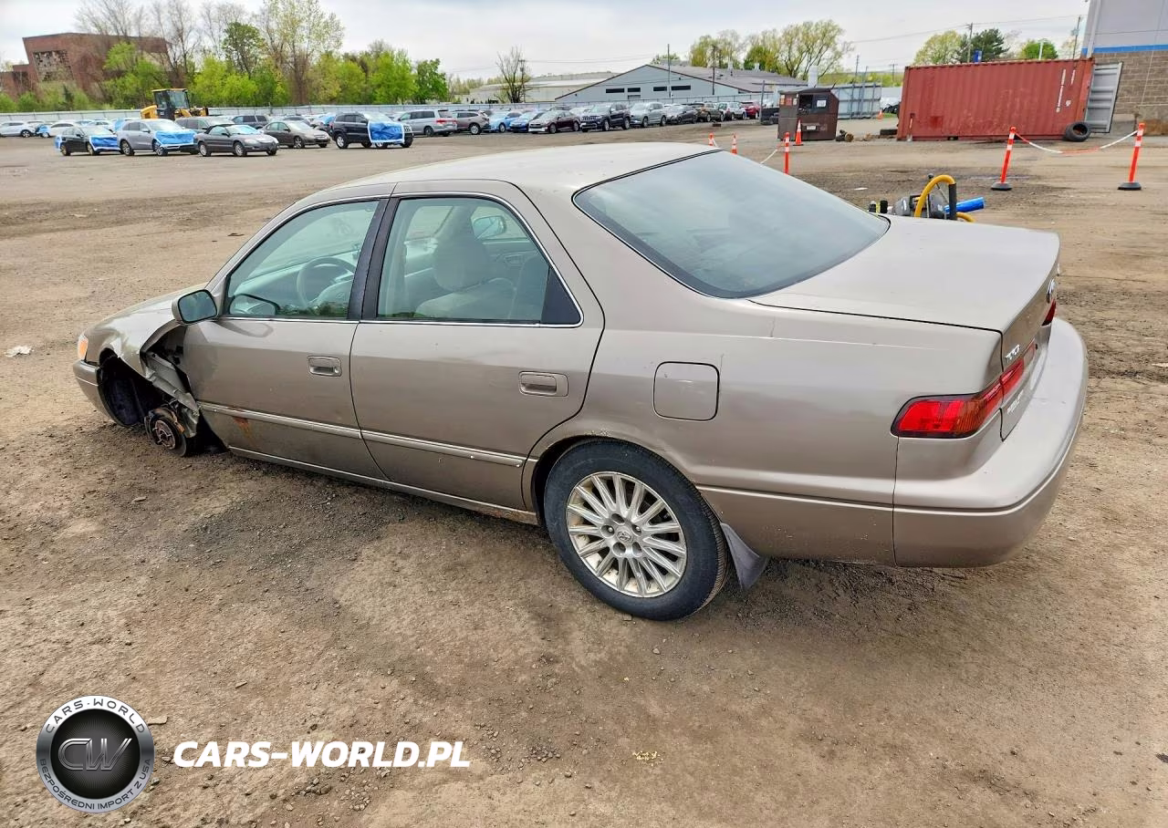 1999 Toyota Camry Le VIN:4T1BG22K0XU585904 - 2