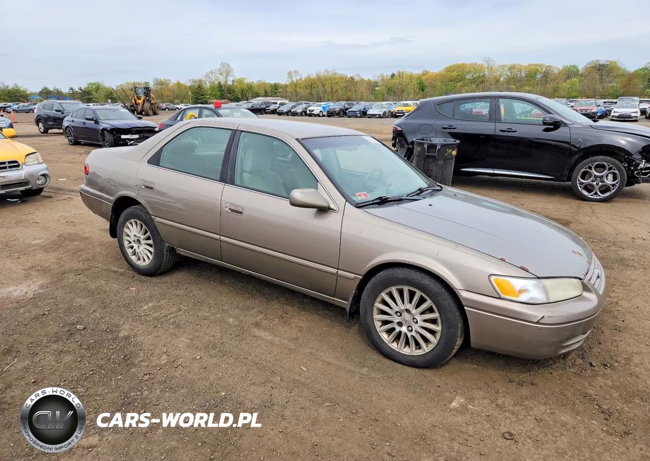 1999 Toyota Camry Le VIN:4T1BG22K0XU585904 - 4