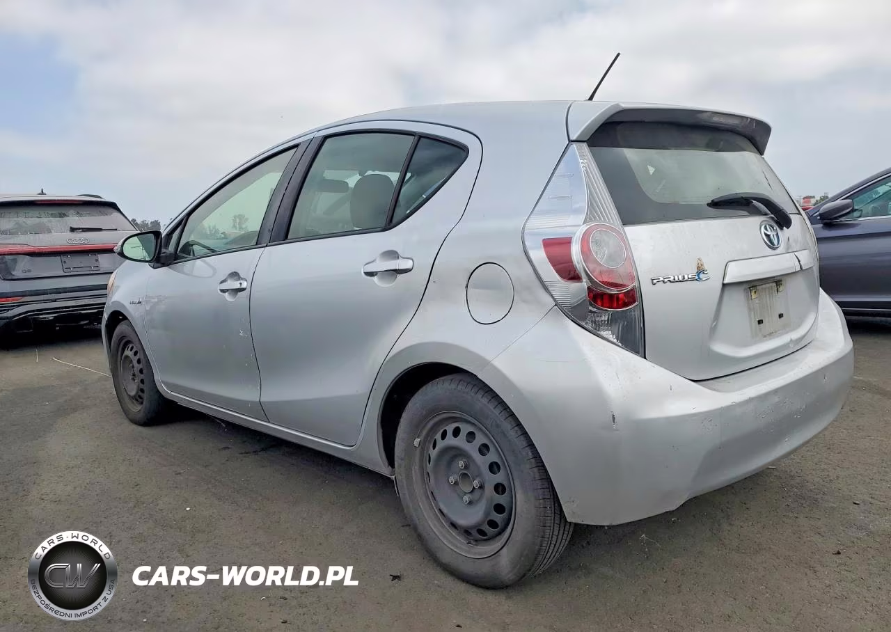 2013 Toyota Prius C Two VIN:JTDKDTB39D1545572 - 2