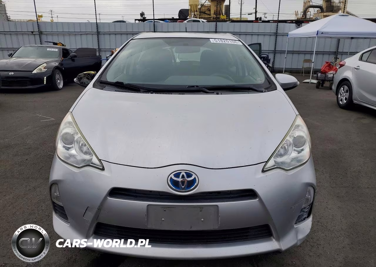 2013 Toyota Prius C Two VIN:JTDKDTB39D1545572 - 5