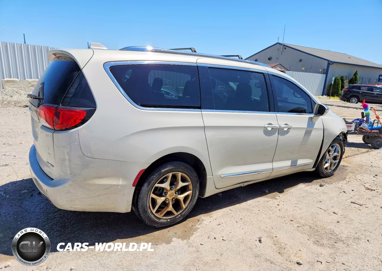 2017 Chrysler Pacifica Limited VIN:2C4RC1GG9HR656741 - 3
