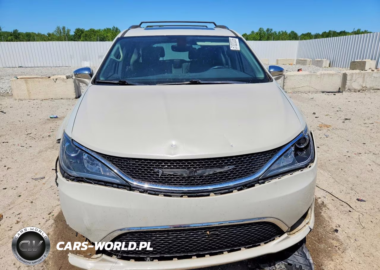 2017 Chrysler Pacifica Limited VIN:2C4RC1GG9HR656741 - 5