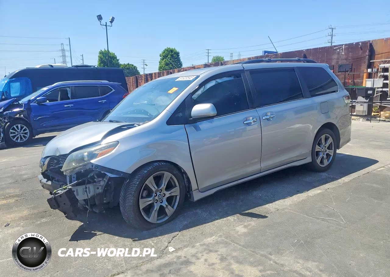 2018 Toyota Sienna Se 8-Passenger