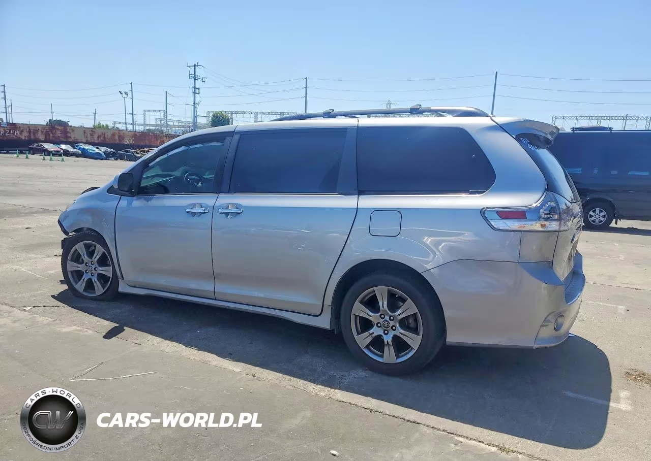 2018 Toyota Sienna Se 8-Passenger VIN:5TDXZ3DCXJS947118 - 2