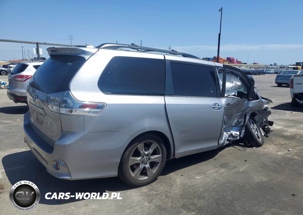 2018 Toyota Sienna Se 8-Passenger VIN:5TDXZ3DCXJS947118 - 3