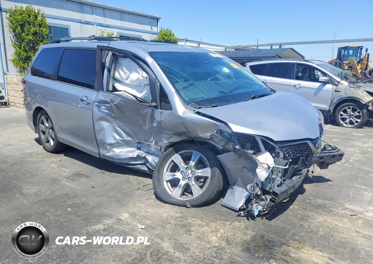2018 Toyota Sienna Se 8-Passenger VIN:5TDXZ3DCXJS947118 - 4