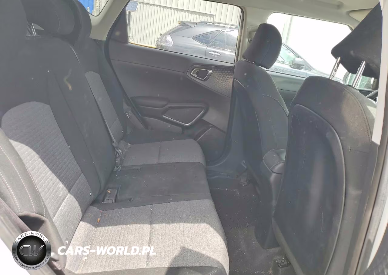 2021 Kia Soul S VIN:KNDJ23AU7M7144837 - 10