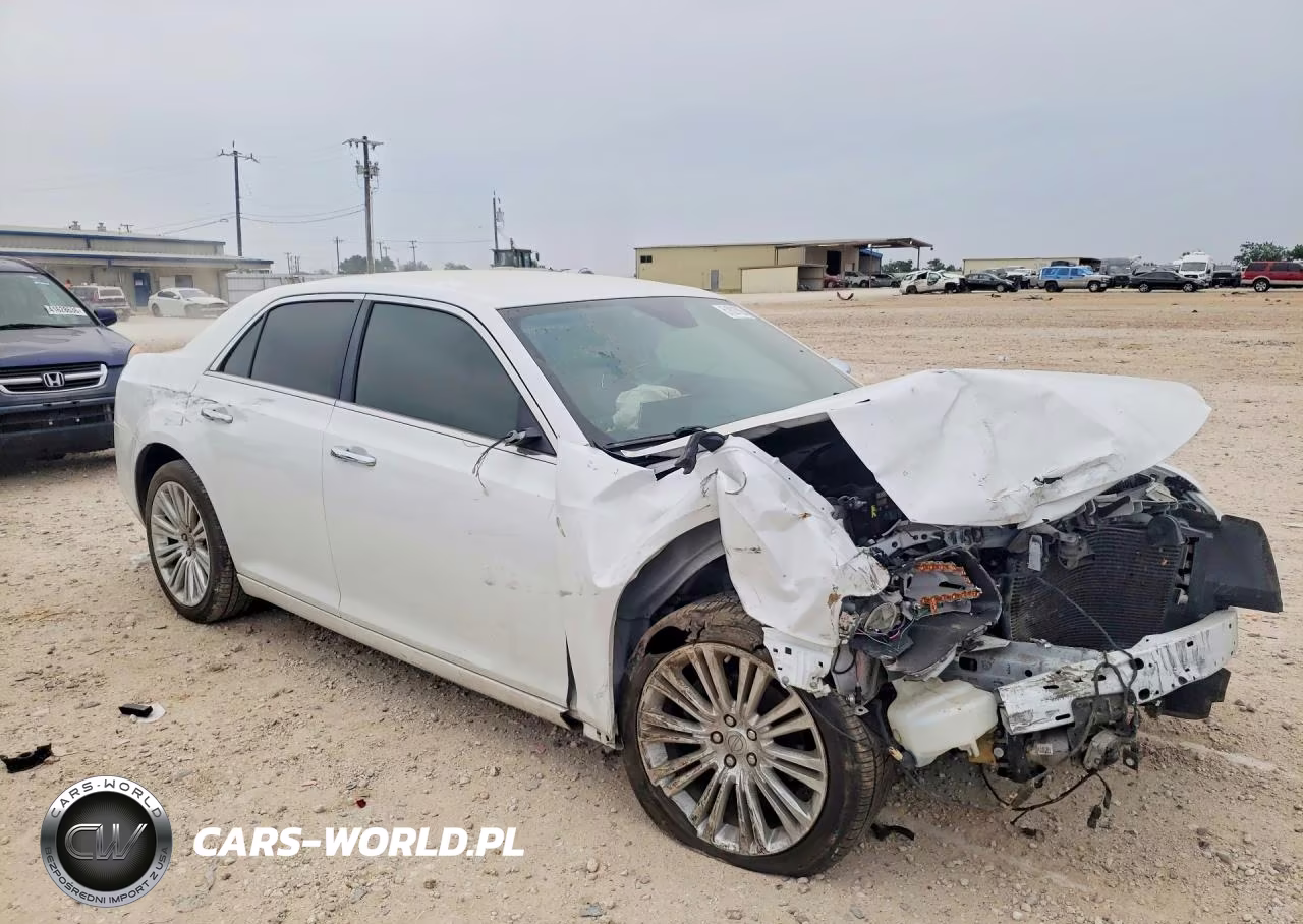 2014 Chrysler 300C VIN:2C3CCAEG9EH373545 - 4