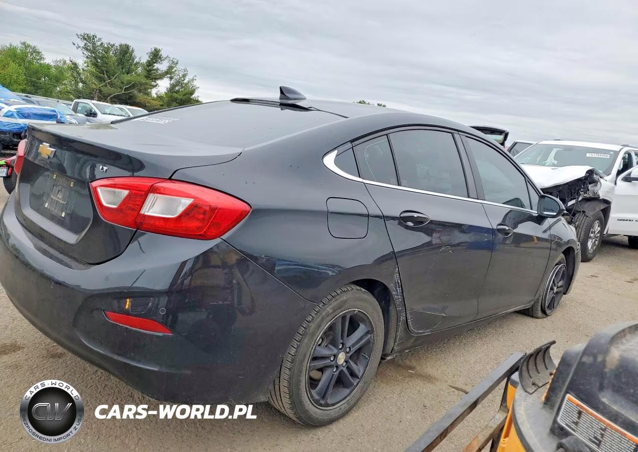 2017 Chevrolet Cruze Lt VIN:1G1BE5SM5H7126955 - 3