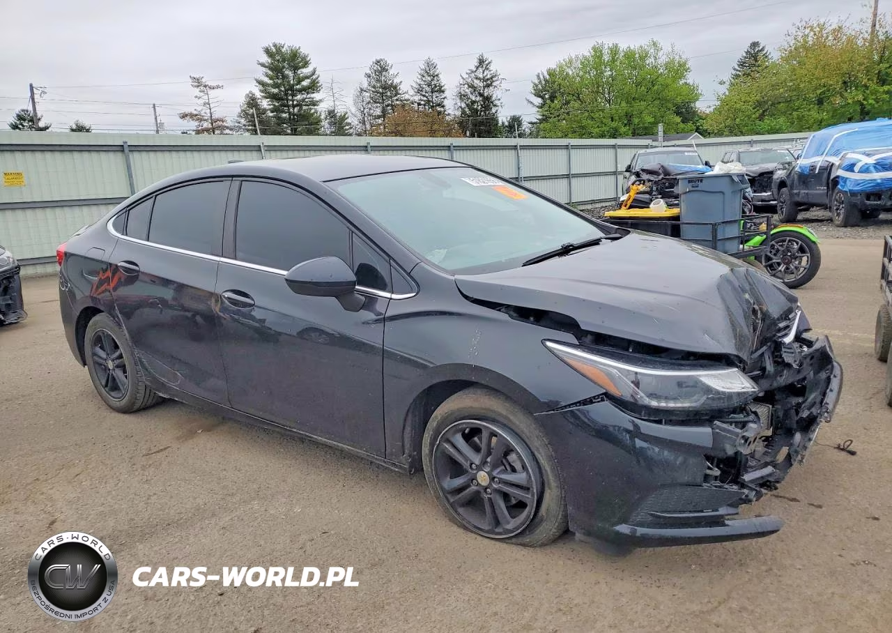 2017 Chevrolet Cruze Lt VIN:1G1BE5SM5H7126955 - 4
