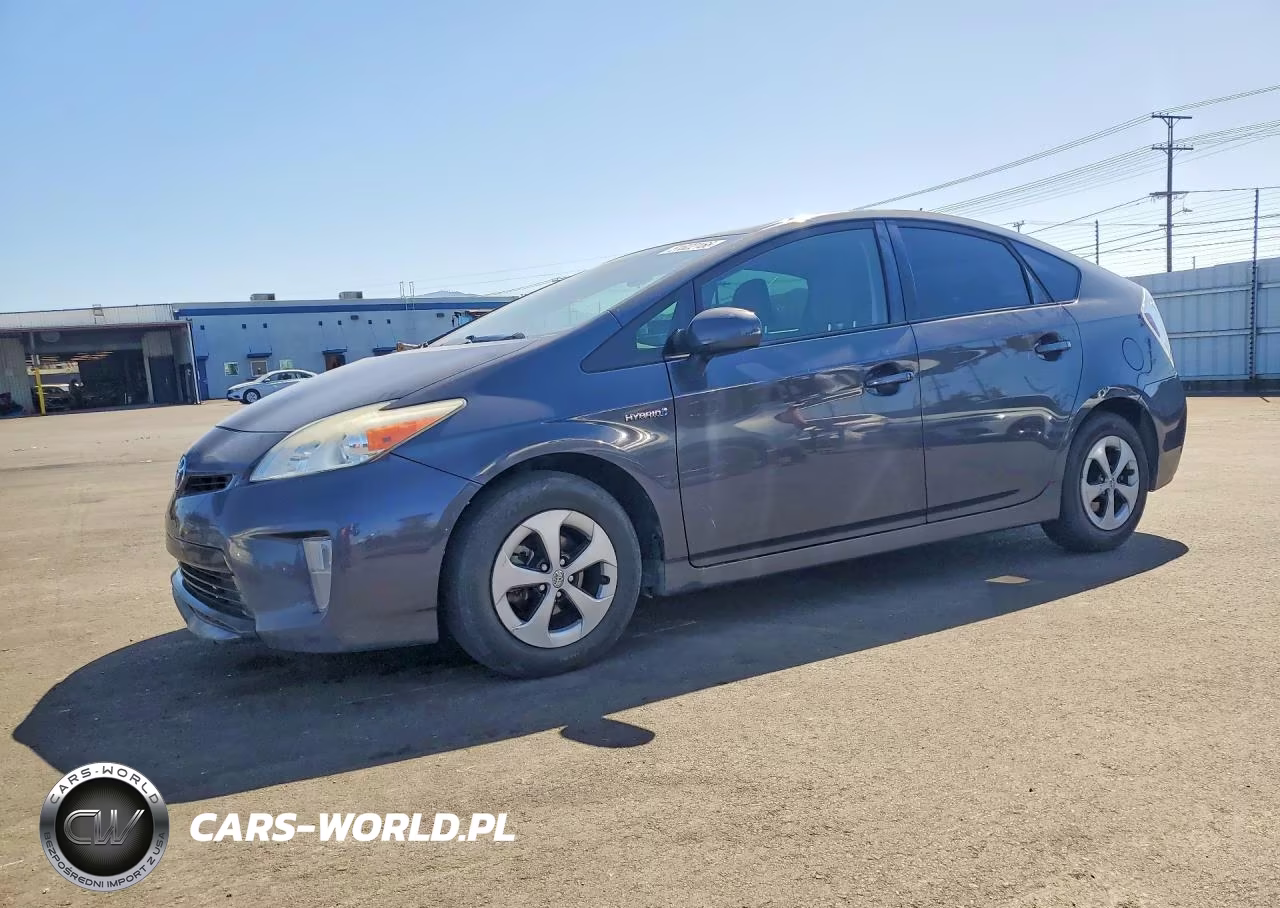 2015 Toyota Prius Two – zdjęcie 1 z 12
