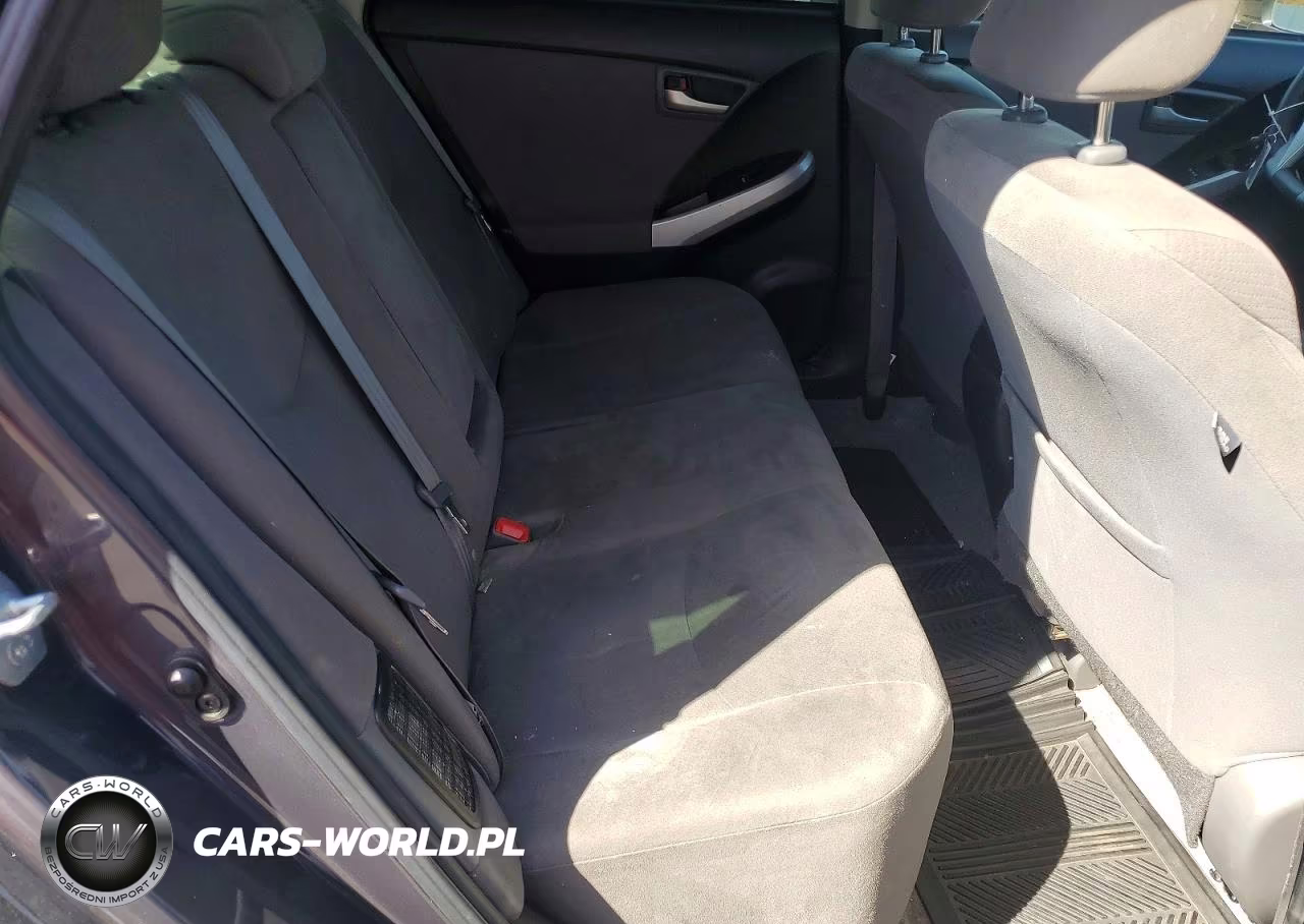 2015 Toyota Prius Two VIN:JTDKN3DU9F1997091 - 10