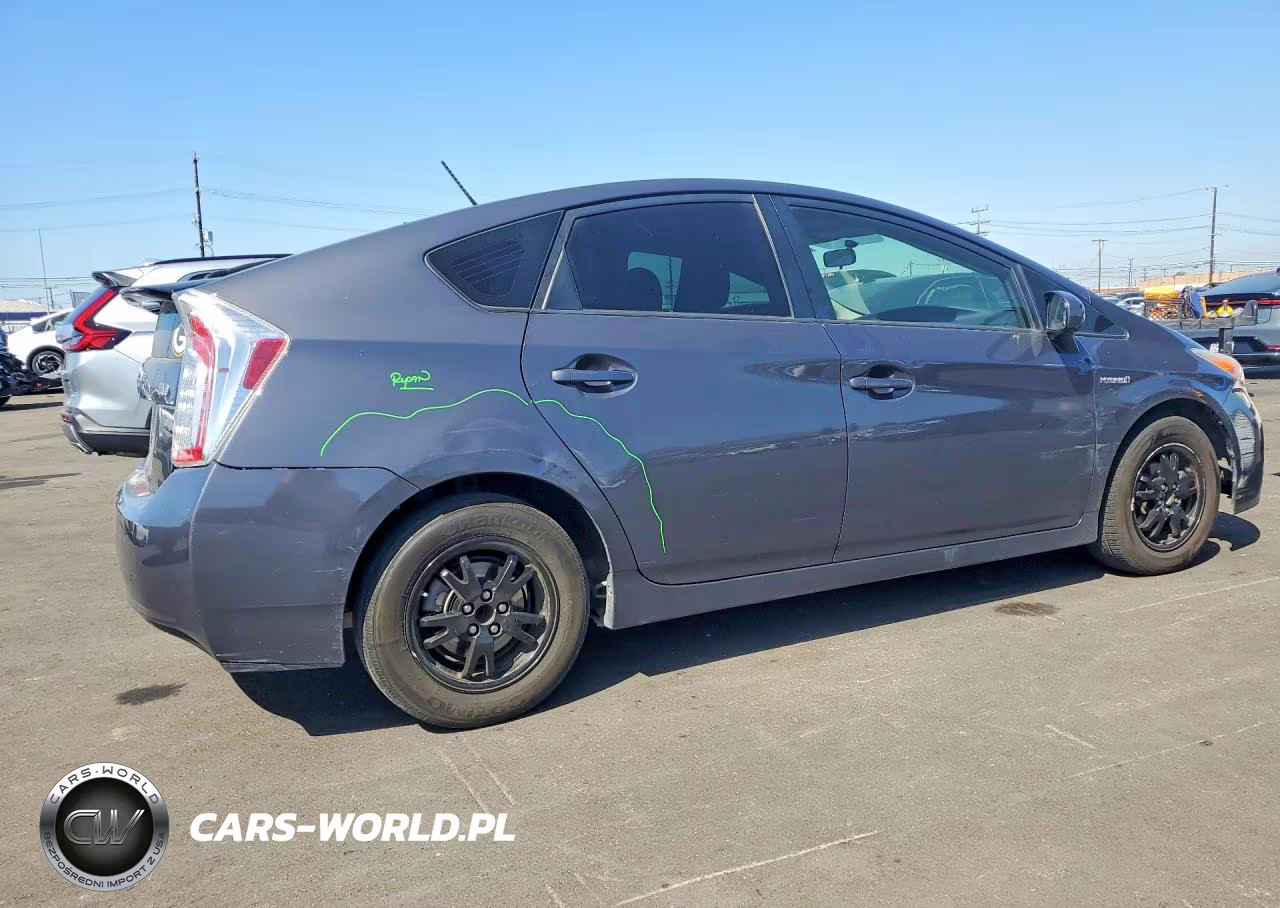 2015 Toyota Prius Two VIN:JTDKN3DU9F1997091 - 3