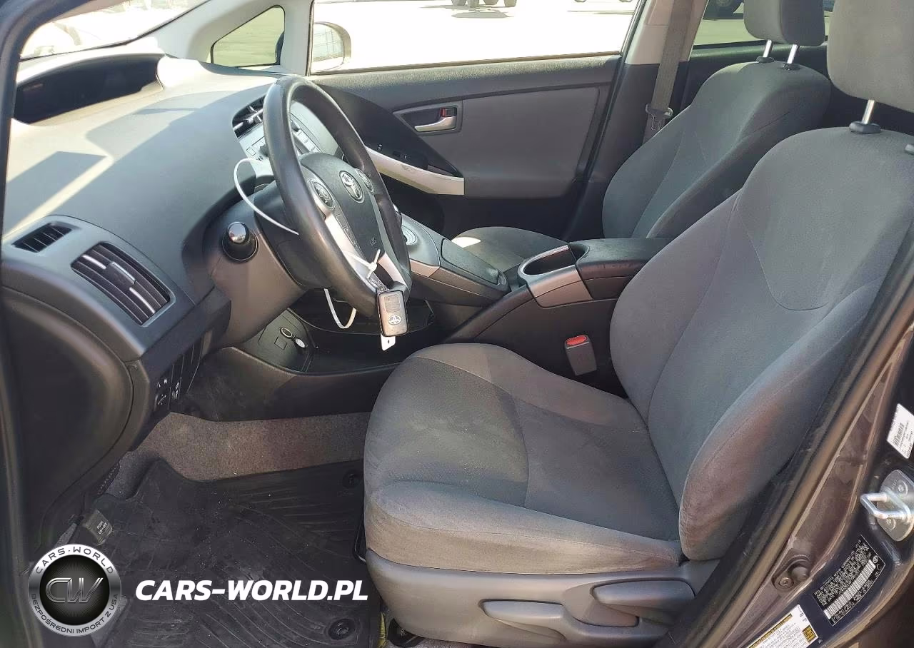 2015 Toyota Prius Two VIN:JTDKN3DU9F1997091 - 7