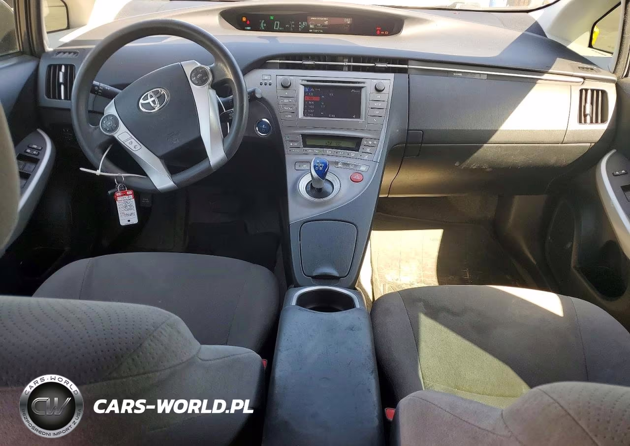 2015 Toyota Prius Two VIN:JTDKN3DU9F1997091 - 8