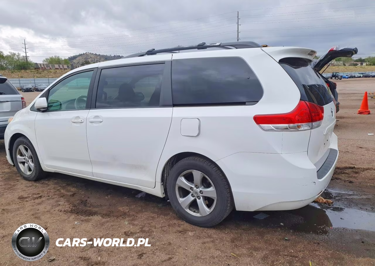 2014 Toyota Sienna VIN:5TDKK3DC8ES426676 - 2