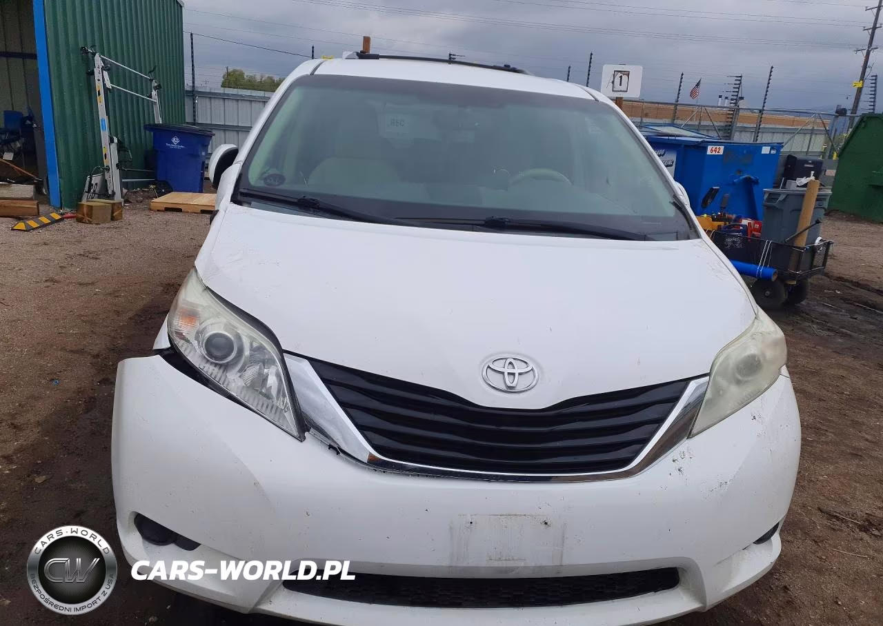 2014 Toyota Sienna VIN:5TDKK3DC8ES426676 - 5