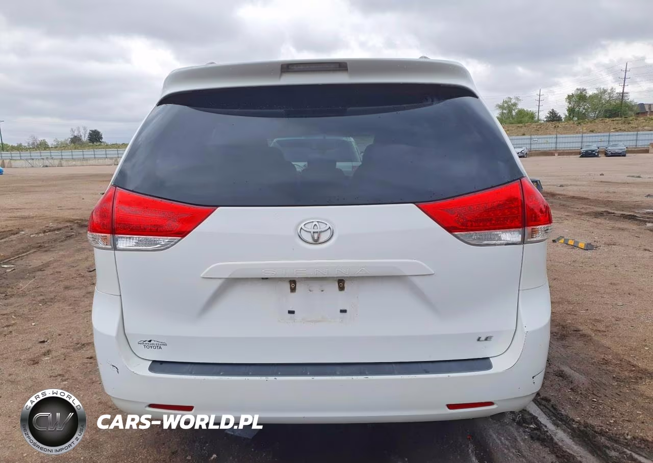 2014 Toyota Sienna VIN:5TDKK3DC8ES426676 - 6