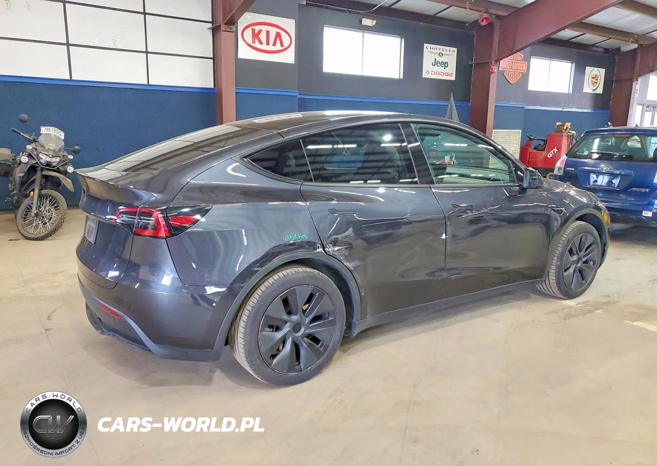 2024 Tesla Model Y VIN:7SAYGDED4RF164743 - 3