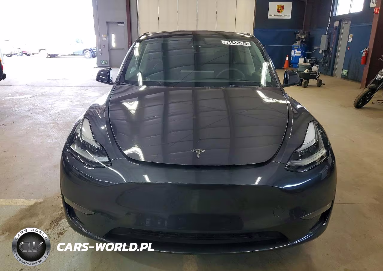 2024 Tesla Model Y VIN:7SAYGDED4RF164743 - 5