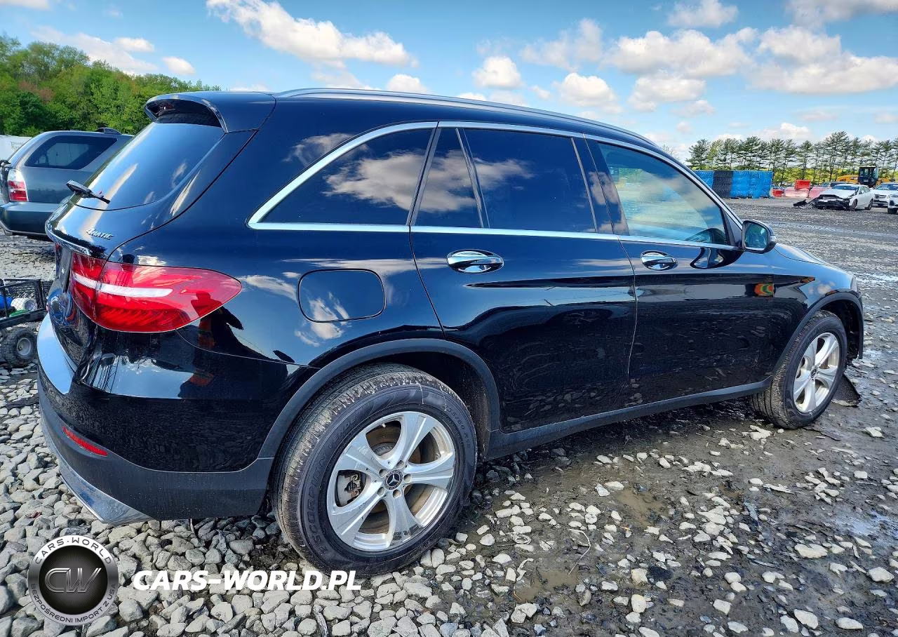 2018 Mercedes-Benz Glc 300 4Matic VIN:WDC0G4KB2JV108846 - 3