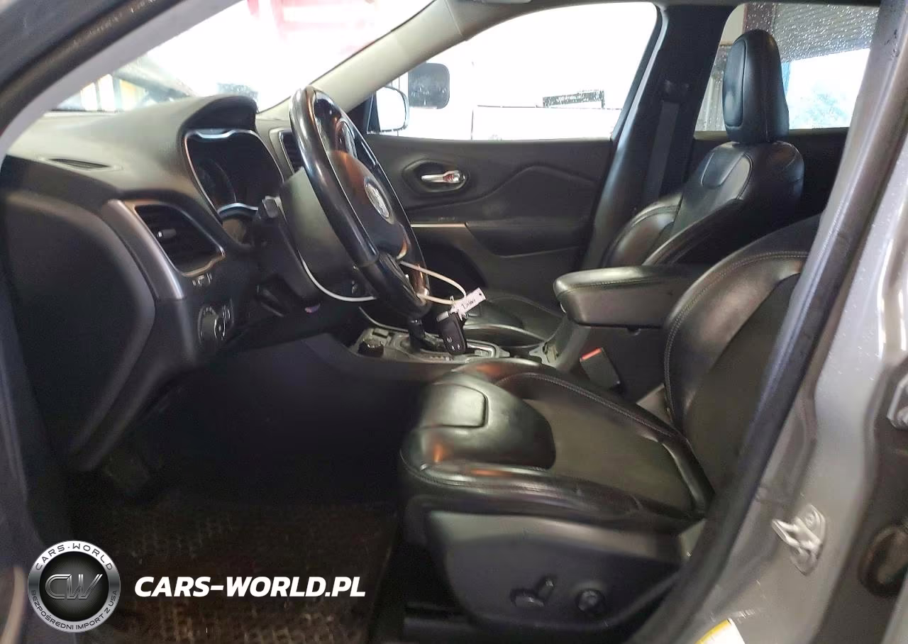 2020 Jeep Cherokee Latitude Plus VIN:1C4PJMLB6LD524590 - 7