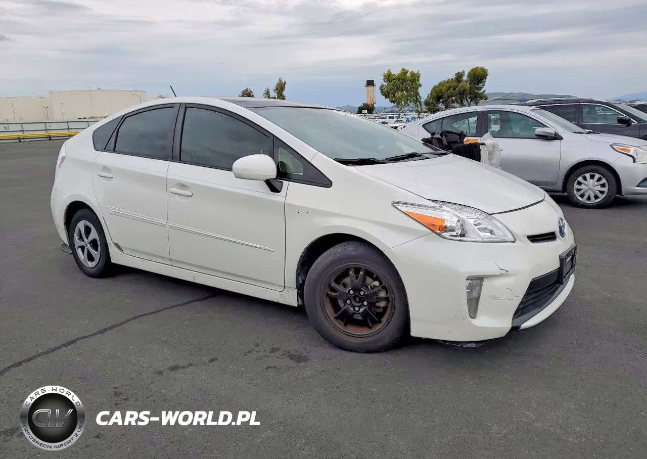 2014 Toyota Prius Four VIN:JTDKN3DU1E1834398 - 4