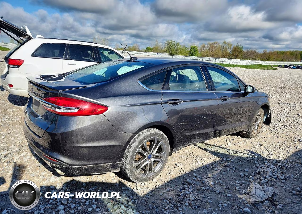 2017 Ford Fusion S VIN:3FA6P0G7XHR334742 - 3