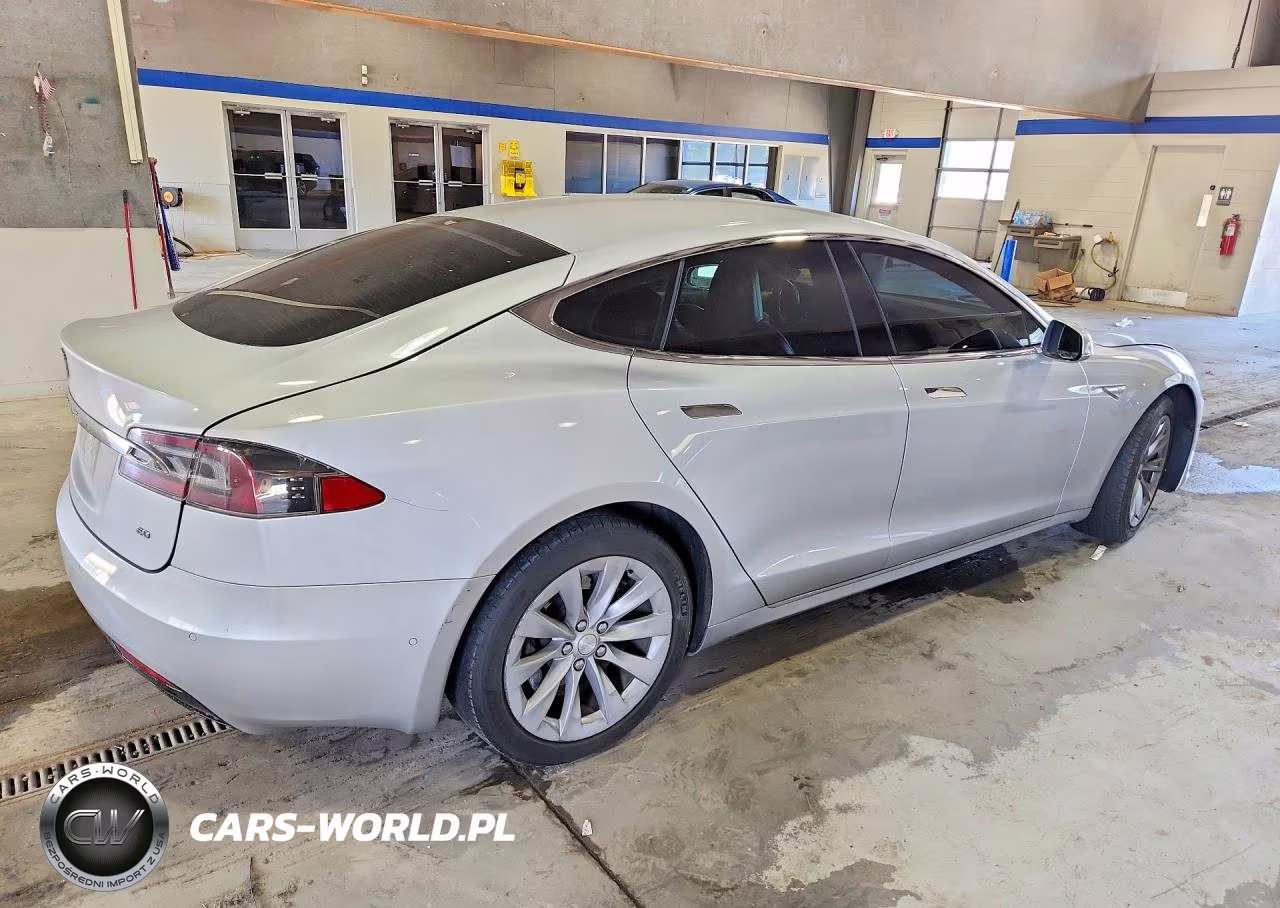 2016 Tesla Model S VIN:5YJSA1E13GF158504 - 3