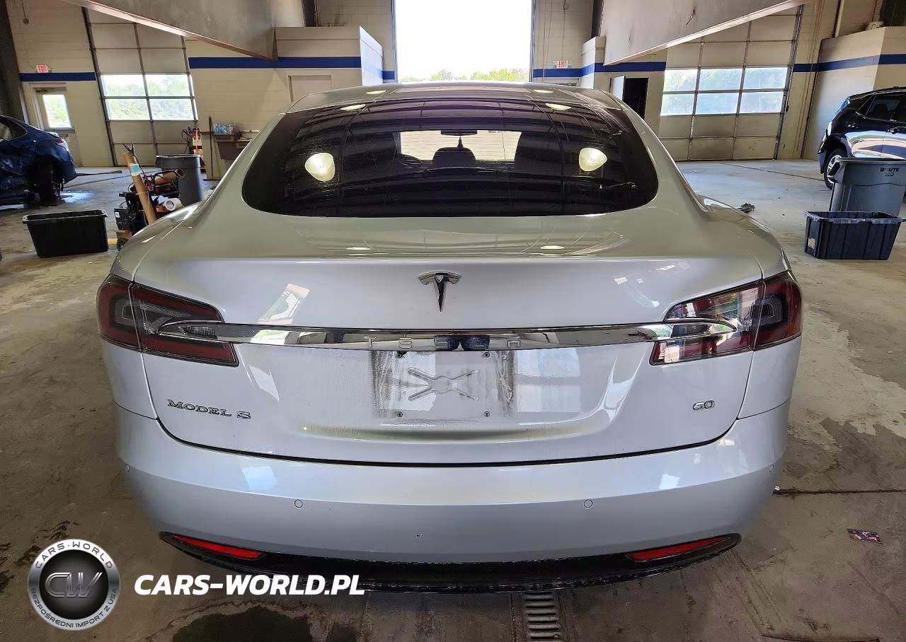 2016 Tesla Model S VIN:5YJSA1E13GF158504 - 6