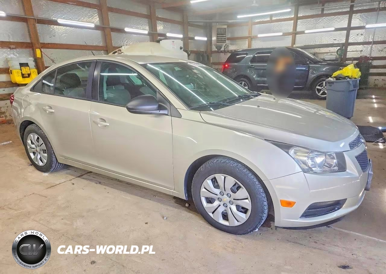 2013 Chevrolet Cruze Ls VIN:1G1PA5SH7D7154447 - 4