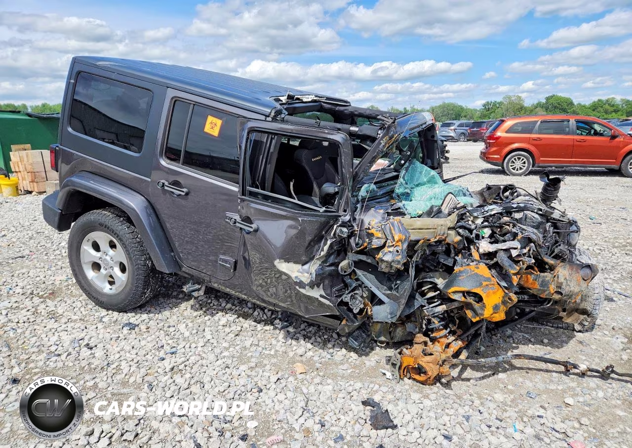 2014 Jeep Wrangler Unlimited Sahara VIN:1C4BJWEG7EL292606 - 4