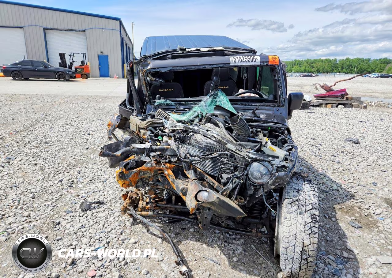 2014 Jeep Wrangler Unlimited Sahara VIN:1C4BJWEG7EL292606 - 5