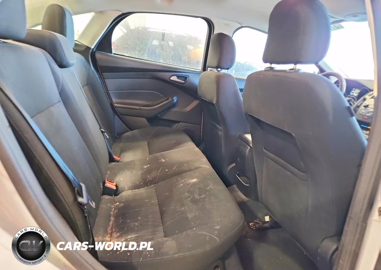 2016 Ford Focus Se VIN:1FADP3F27GL282188 - 10