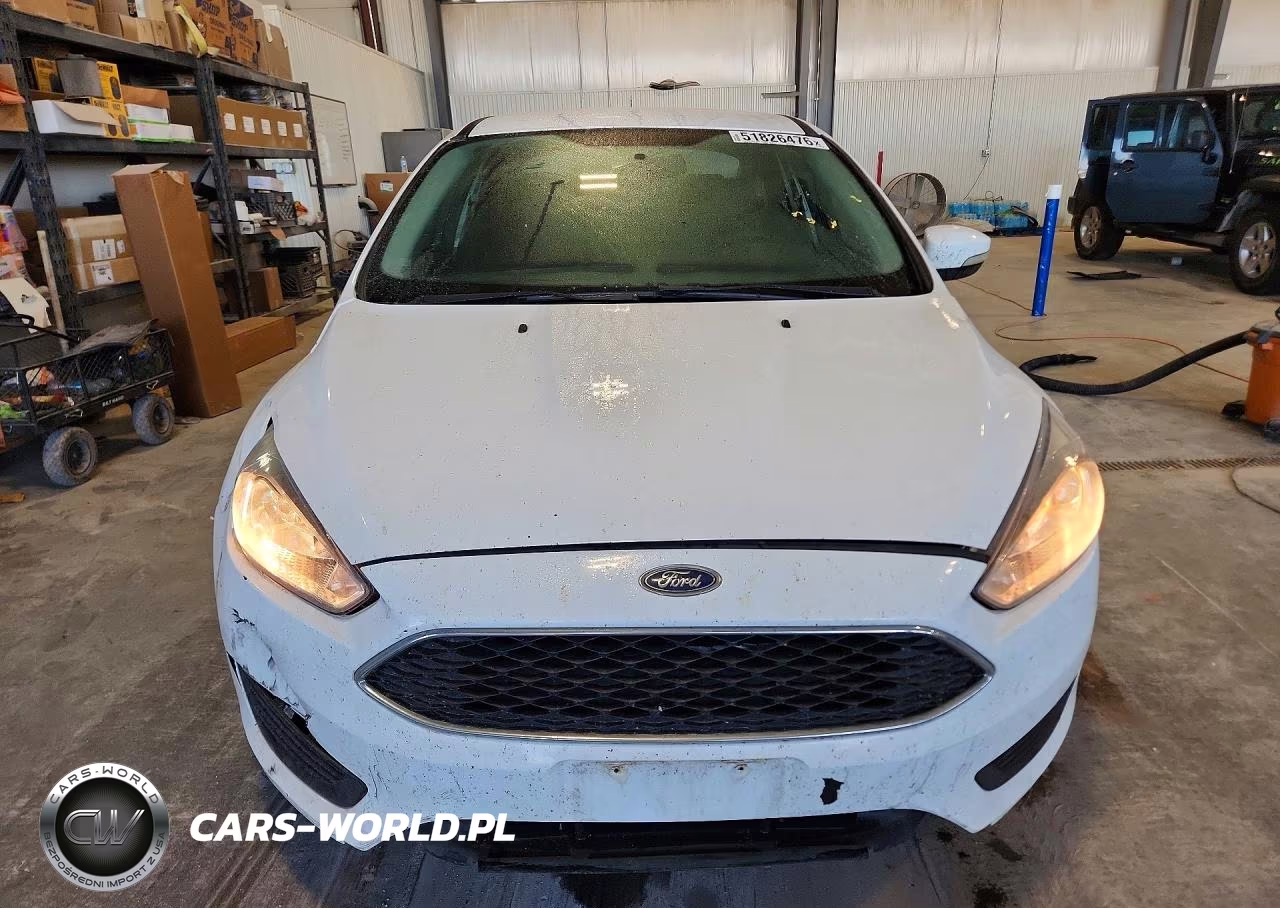 2016 Ford Focus Se VIN:1FADP3F27GL282188 - 5