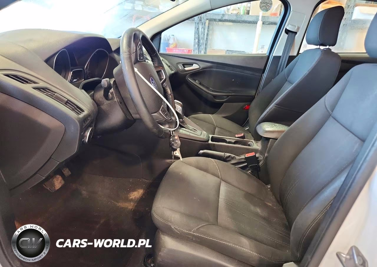 2016 Ford Focus Se VIN:1FADP3F27GL282188 - 7