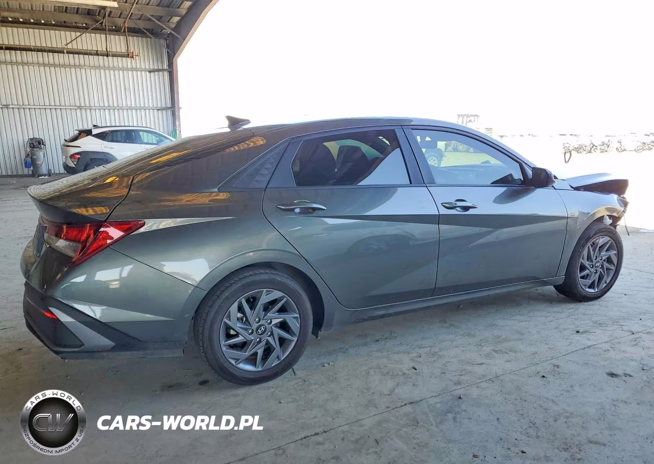 2024 Hyundai Elantra Blue VIN:KMHLM4DJ7RU097064 - 3