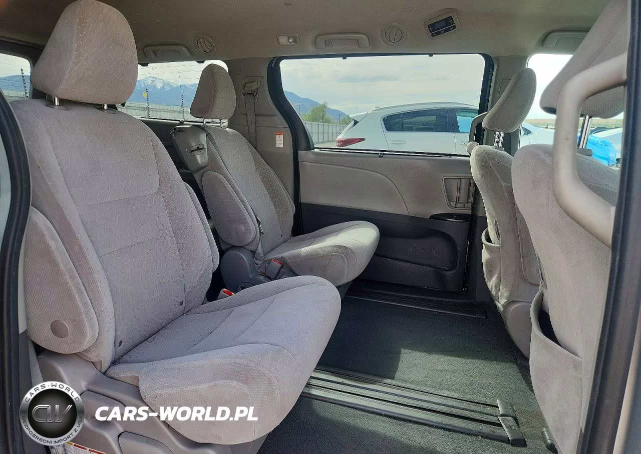 2020 Toyota Sienna Le VIN:5TDKZ3DCXLS049308 - 11