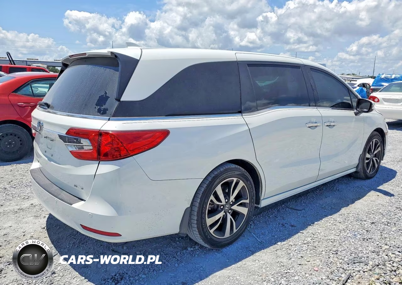 2020 Honda Odyssey Elite VIN:5FNRL6H90LB056885 - 3