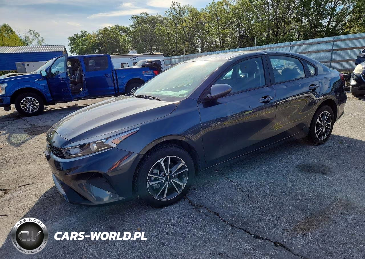 2024 Kia Forte Lxs – zdjęcie 1 z 12