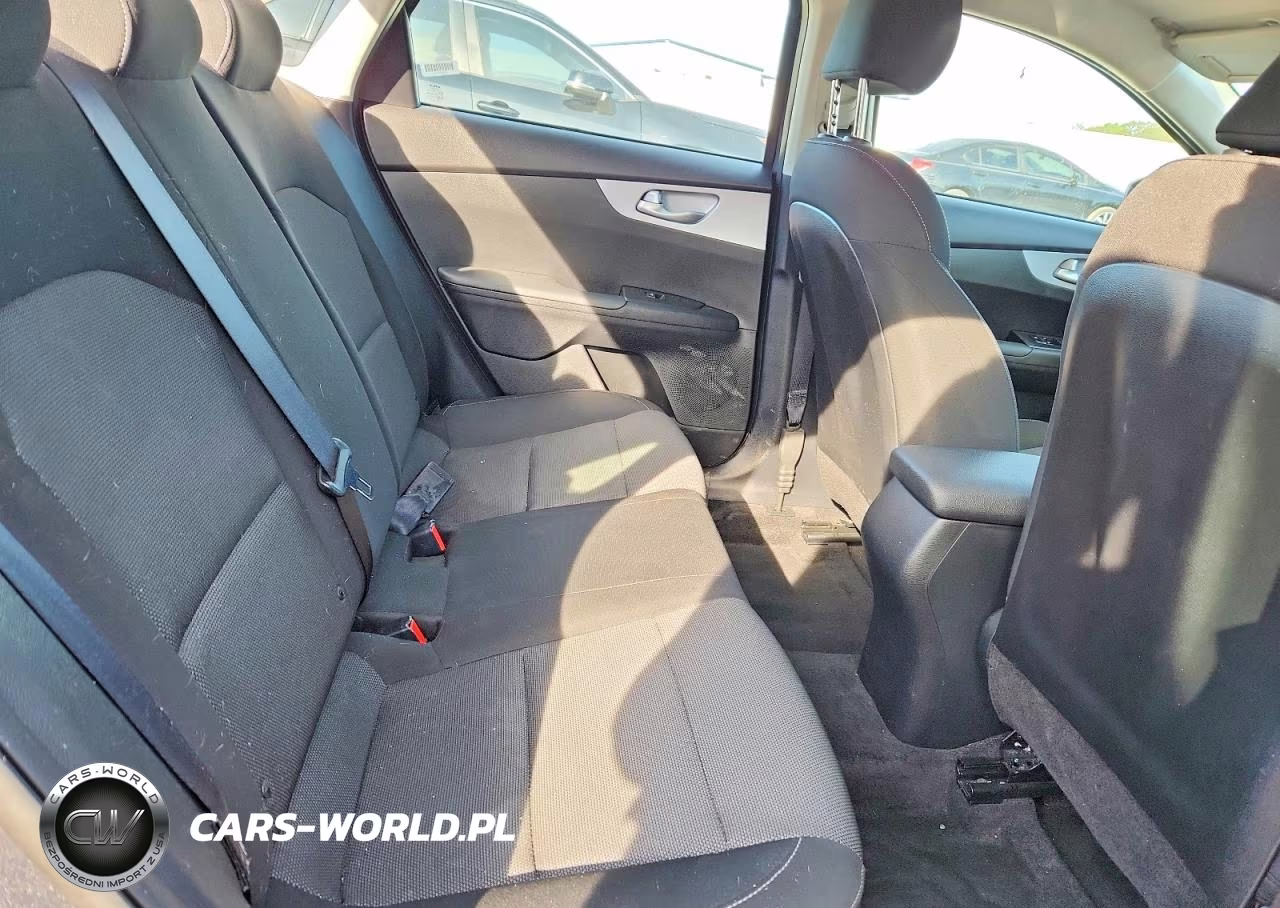 2024 Kia Forte Lxs VIN:3KPF24AD4RE762684 - 10