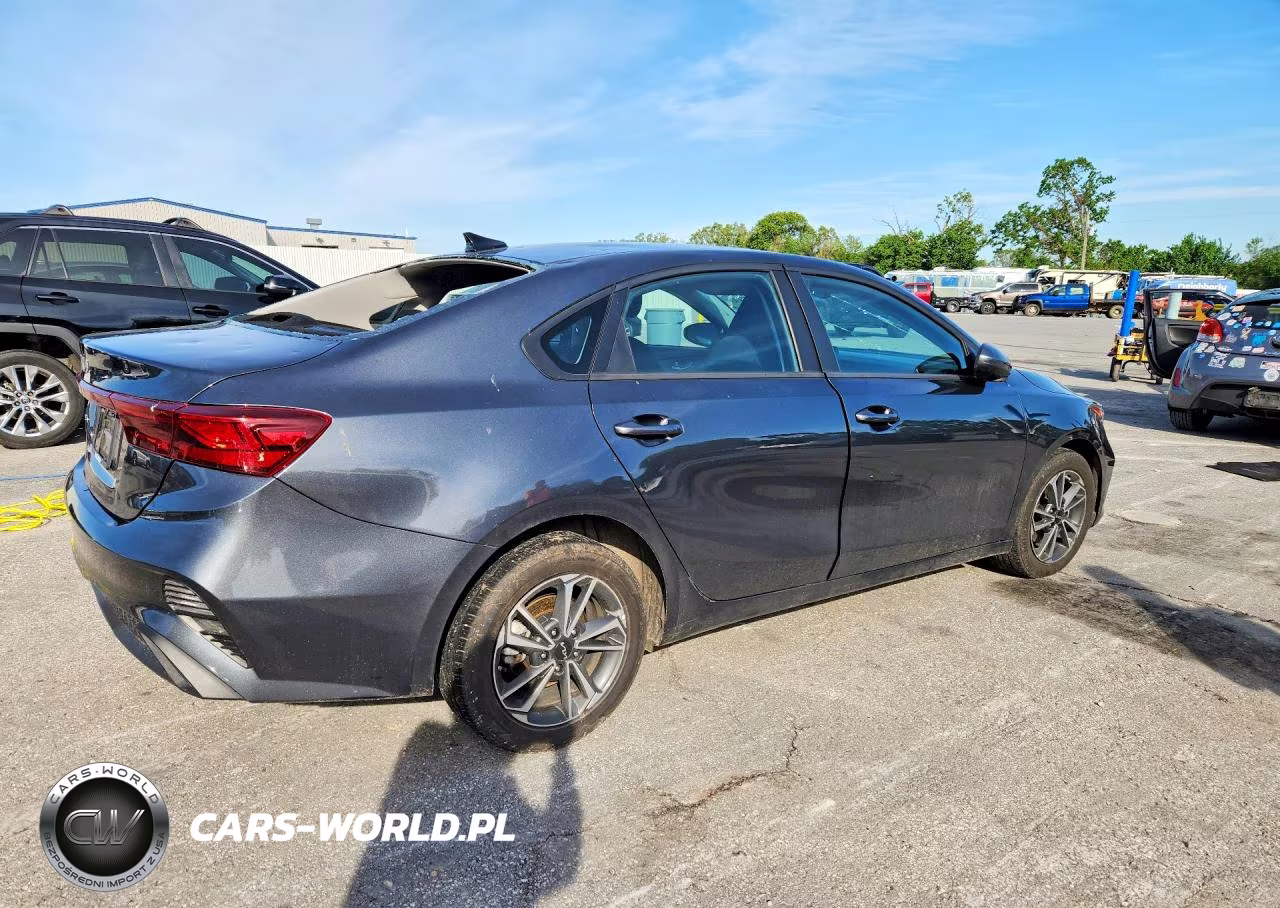 2024 Kia Forte Lxs VIN:3KPF24AD4RE762684 - 3