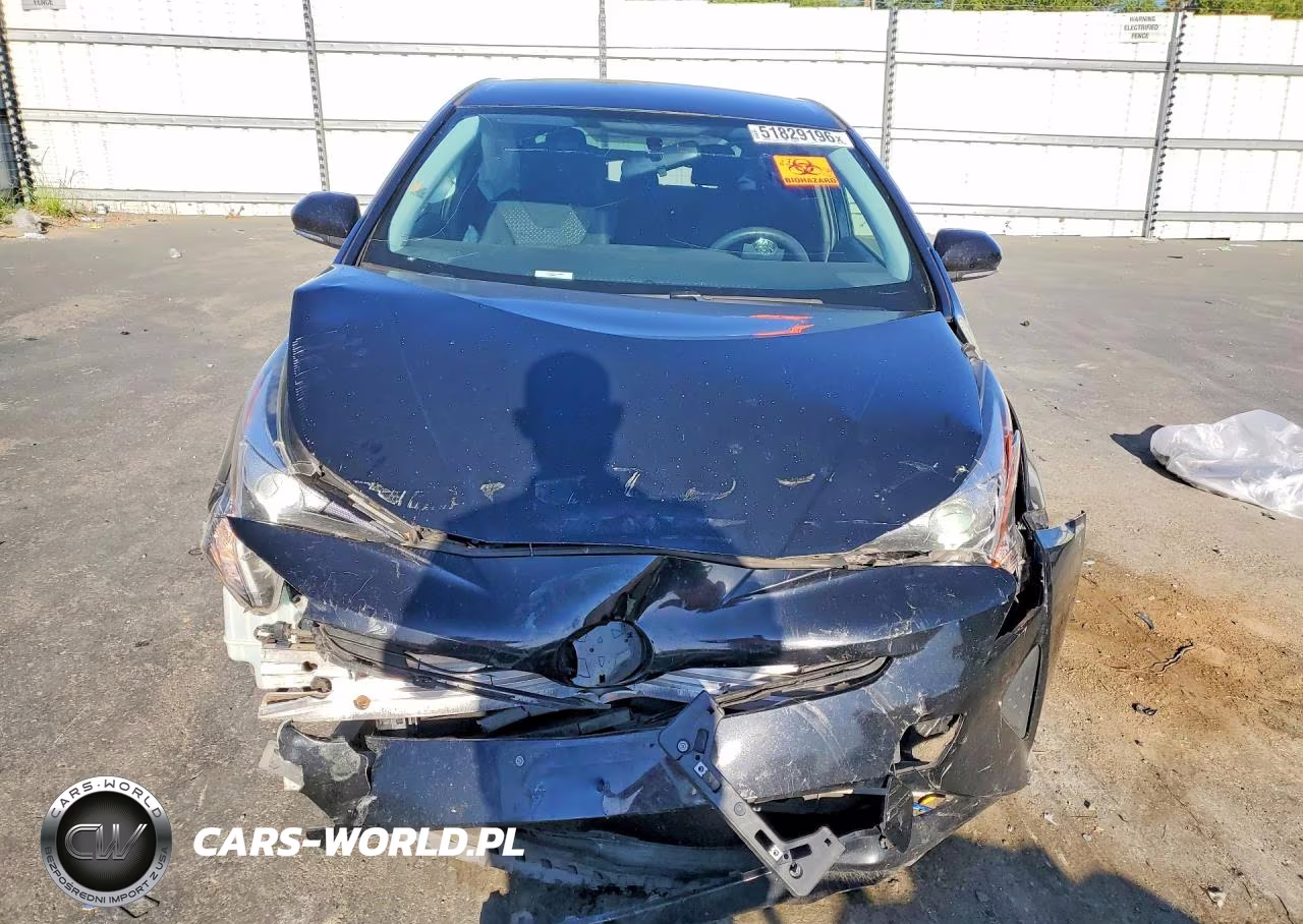 2016 Toyota Prius Two VIN:JTDKBRFUXG3009461 - 5